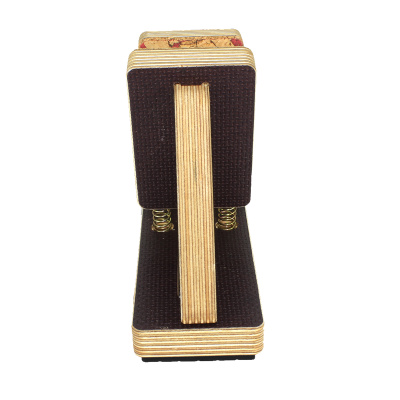 derzhatel-dvernogo-polotna-post-40_3